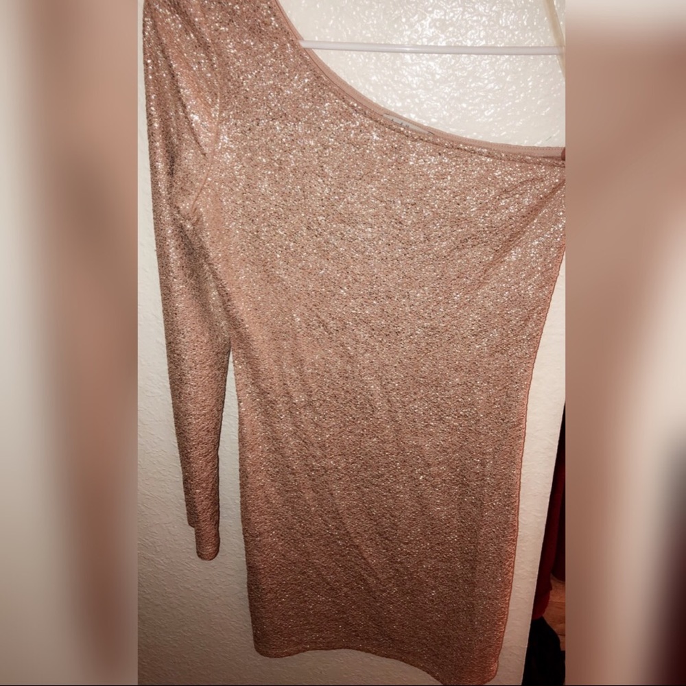 One sleeve dress
